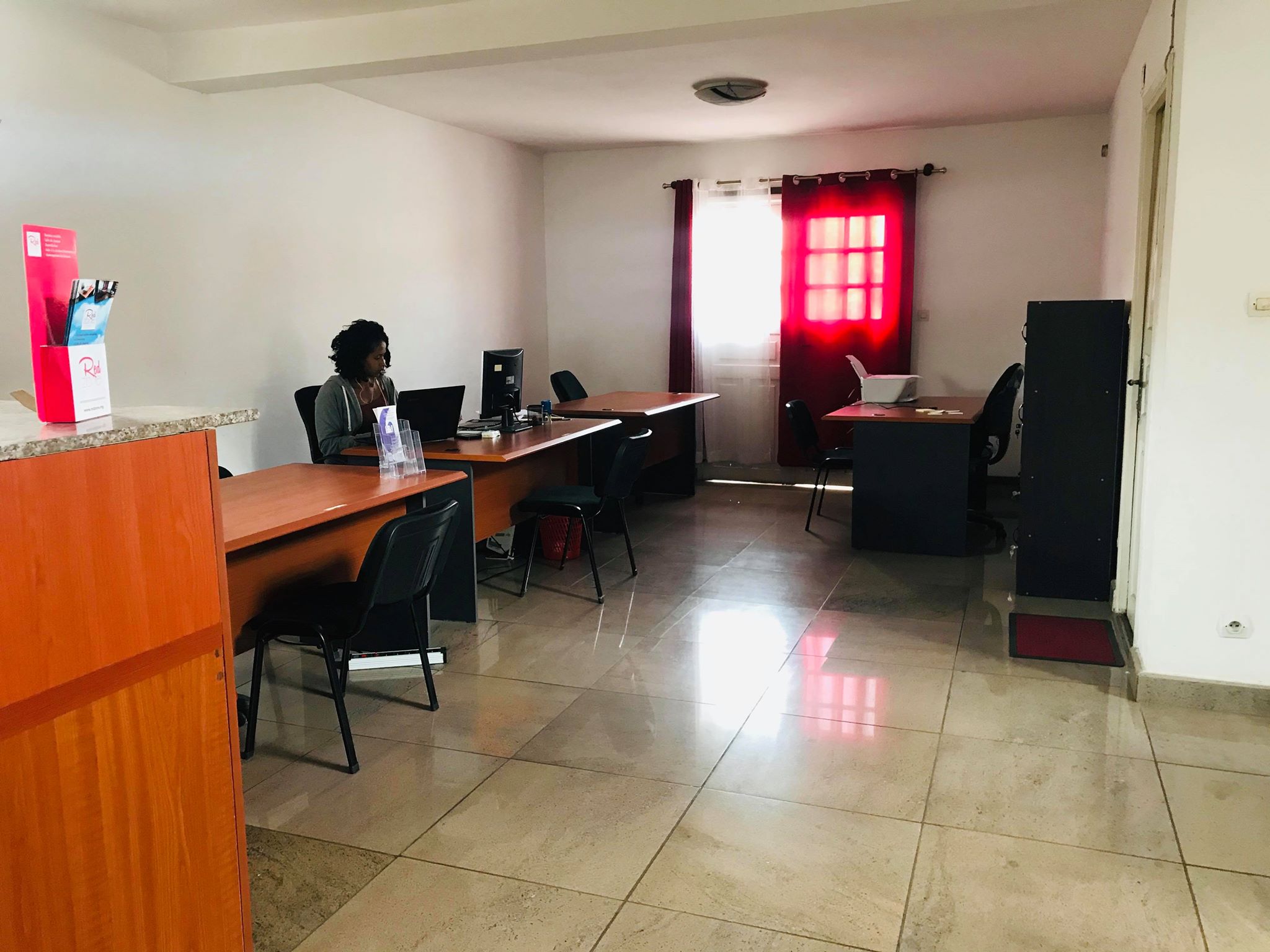 open-space-redzone-antsakaviro-coworking-antananarivo